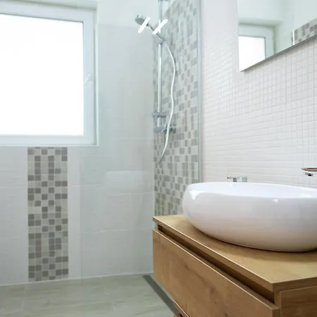 And Rubina Guest house 2*
